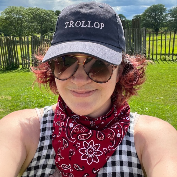 Meet your Posher, Allison - Picture 3 of 3